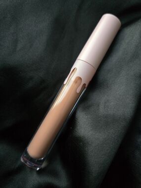 Kylie Jenner Matte Liquid Lipstick Shade Another Day, Another Nude